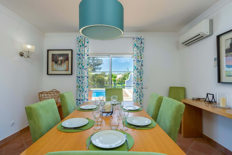 Modern 4 Bedroom Villa in Vila Sol