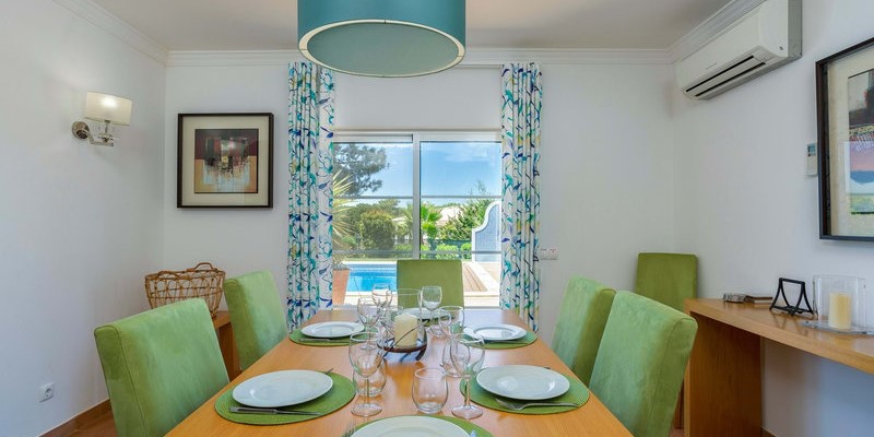 Vila Sol Spacious Living Dining Room