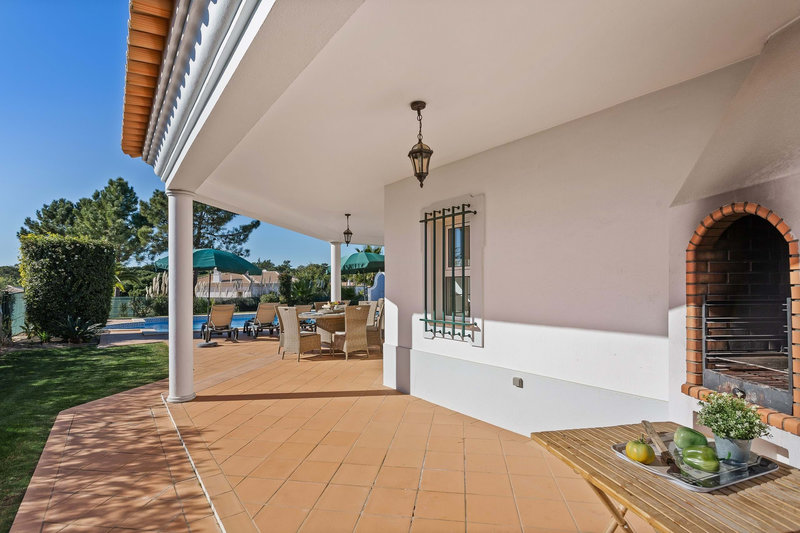 Modern 4 Bedroom Villa in Vila Sol