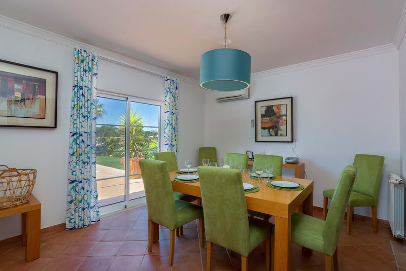 Modern 4 Bedroom Villa in Vila Sol
