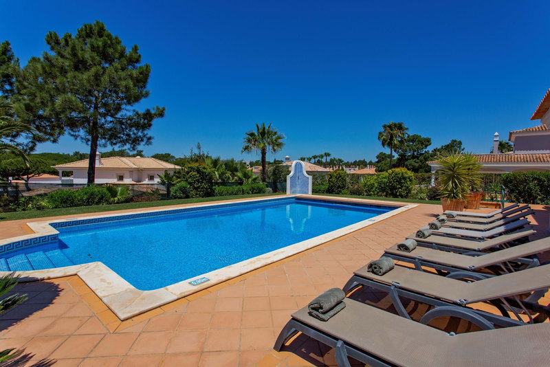 Modern 4 Bedroom Villa in Vila Sol