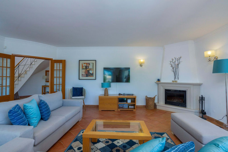 Modern 4 Bedroom Villa in Vila Sol