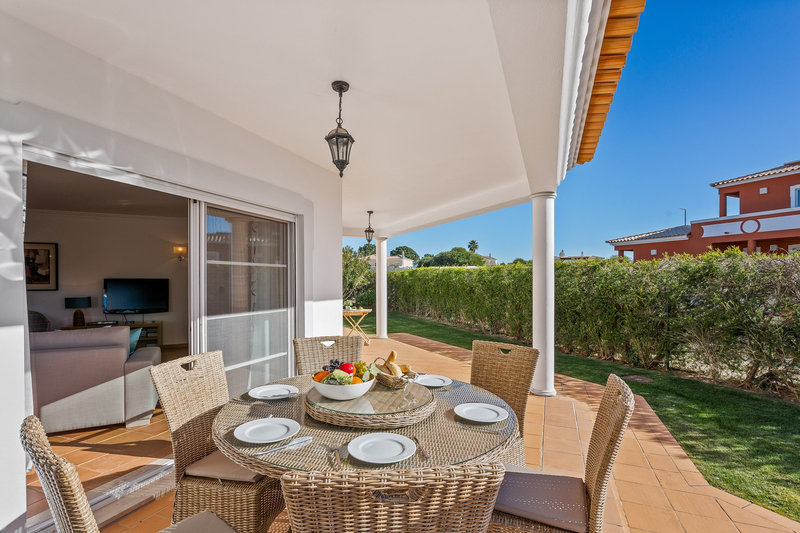 Modern 4 Bedroom Villa in Vila Sol