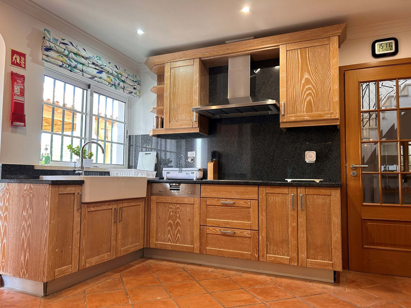 Modern 4 Bedroom Villa in Vila Sol