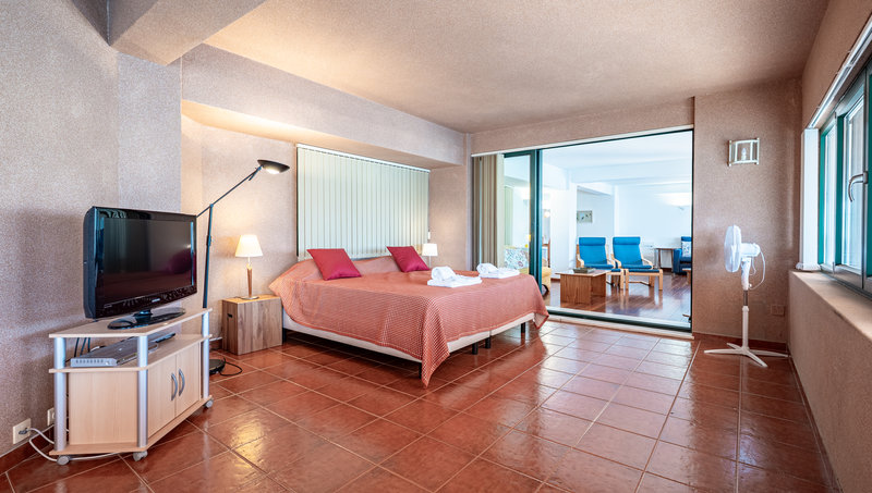 Vilamoura Marina 2 Bedroom Holiday Apartment with Pool