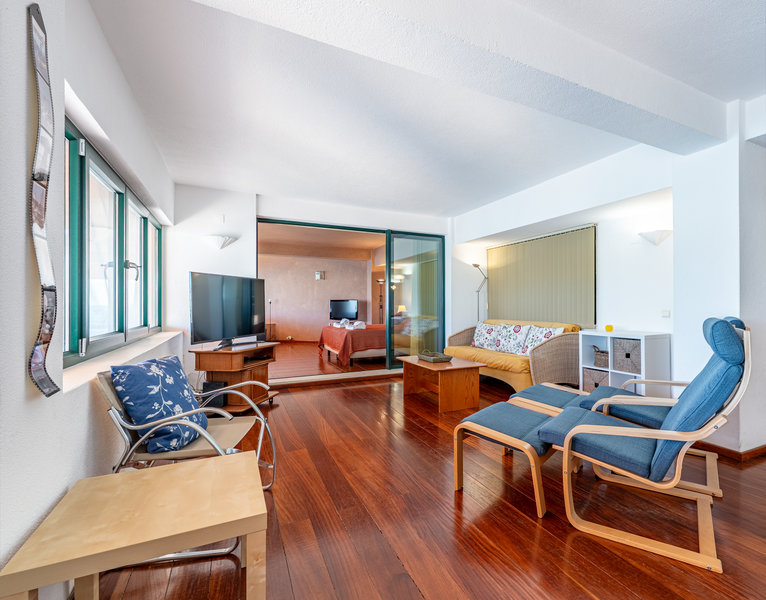 Vilamoura Marina 2 Bedroom Holiday Apartment with Pool