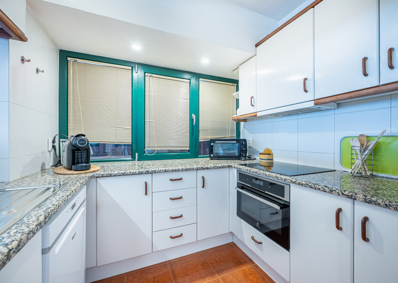 Vilamoura Marina 2 Bedroom Holiday Apartment with Pool