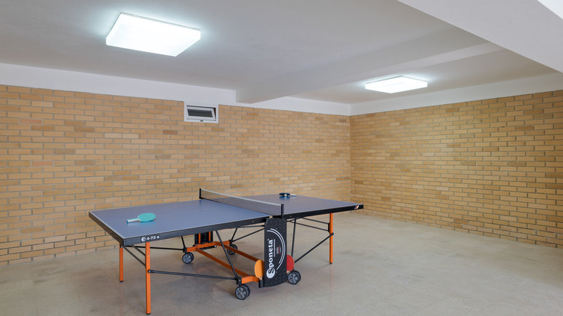 Spacious 5 Bedroom Family Villa with Pool