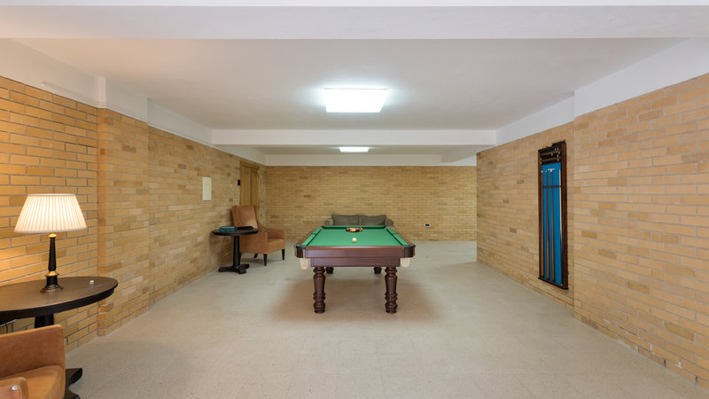 Spacious 5 Bedroom Family Villa with Pool