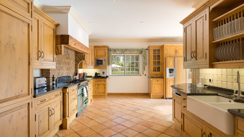 Spacious 5 Bedroom Family Villa with Pool