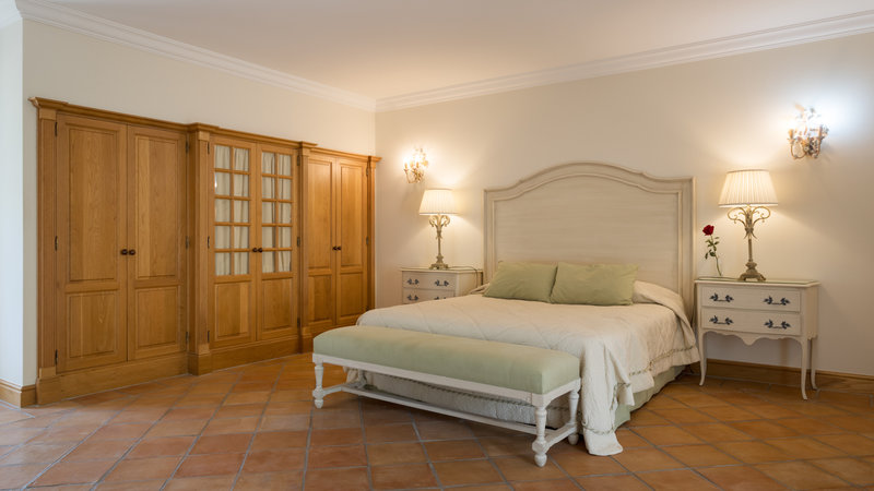 Spacious 5 Bedroom Family Villa with Pool