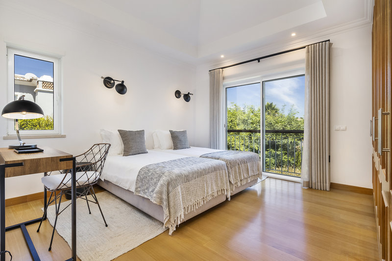 Luxury 4 Bedroom Villa in Encosta Do Lago