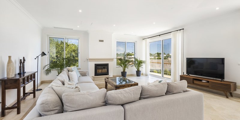 Luxury Villa Main Living Room Overview