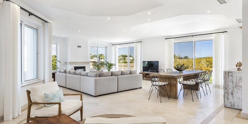 Luxury Villa Living And Dining Area