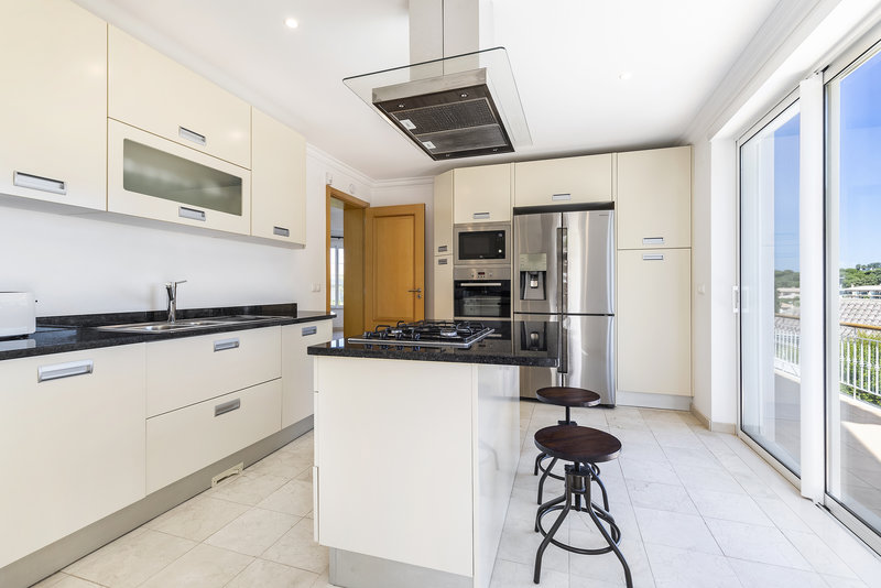 Luxury 4 Bedroom Villa in Encosta Do Lago