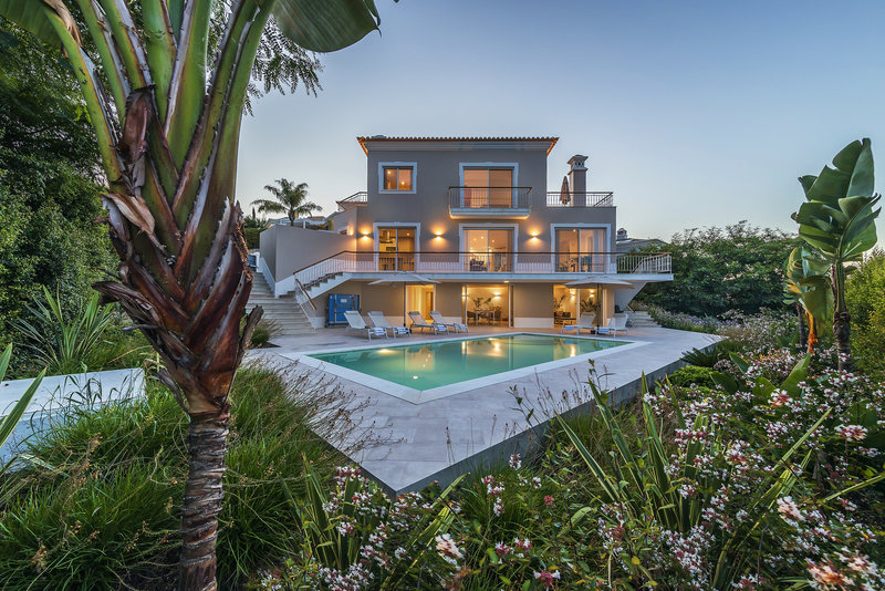 Luxury 4 Bedroom Villa in Encosta Do Lago