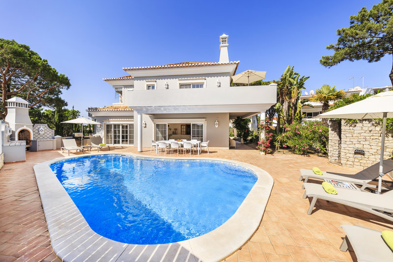 5 Bedroom Villa In Vale Do Lobo Within Walking Distance To The Beach