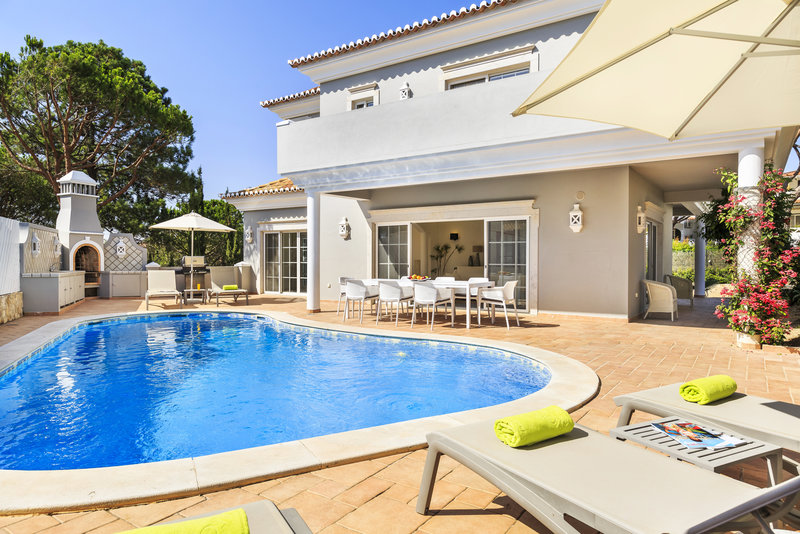 5 Bedroom Villa In Vale Do Lobo Within Walking Distance To The Beach