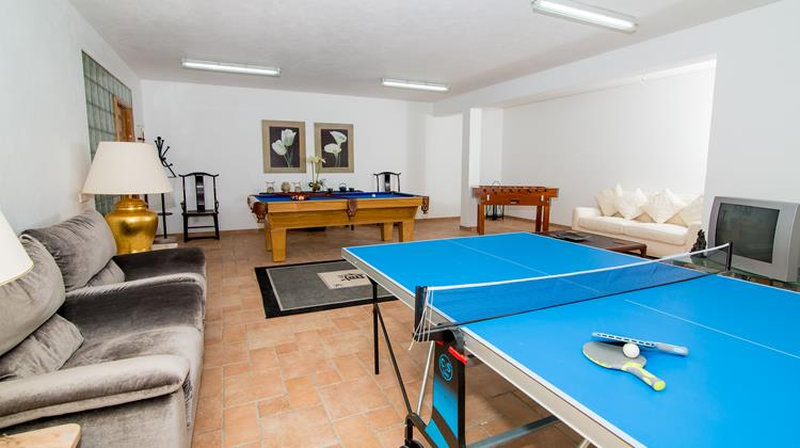 5 Bedroom Villa In Vale Do Lobo Within Walking Distance To The Beach