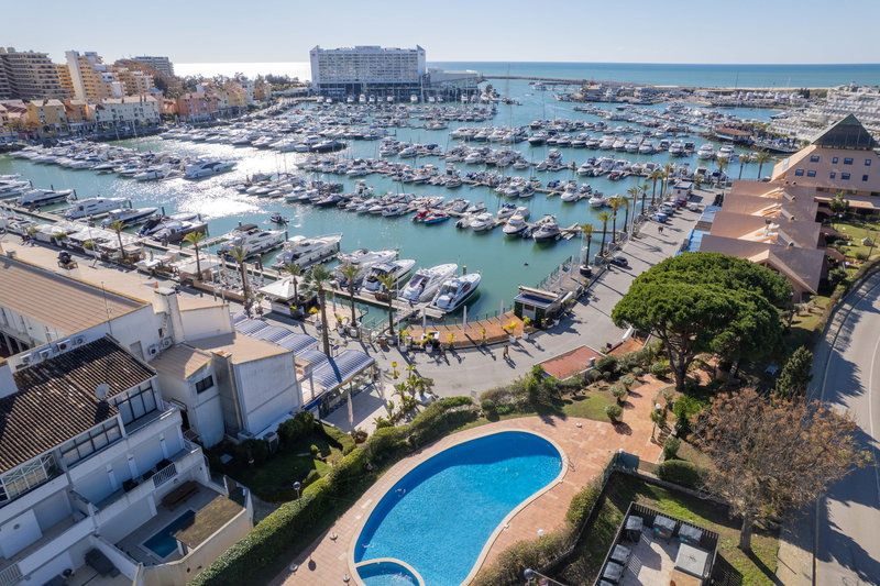 Vilamoura Marina 2 Bedroom Holiday Apartment with Pool