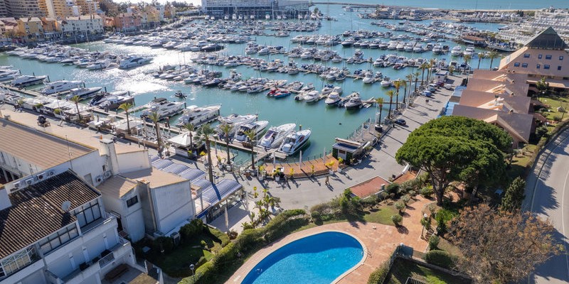 Apartment In Vilamoura Marina With Communal Pool Near Beach And Golf