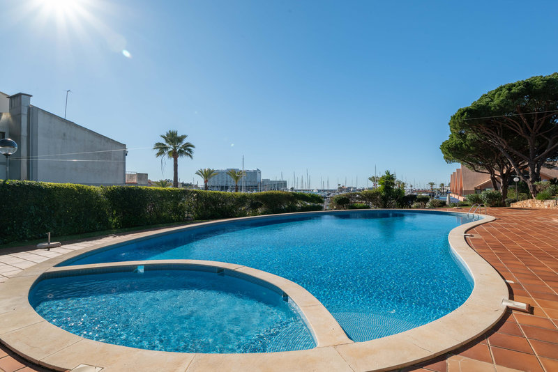 Vilamoura Marina 2 Bedroom Holiday Apartment with Pool