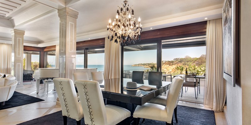 Holiday Rental Villa Dining Space Portugal