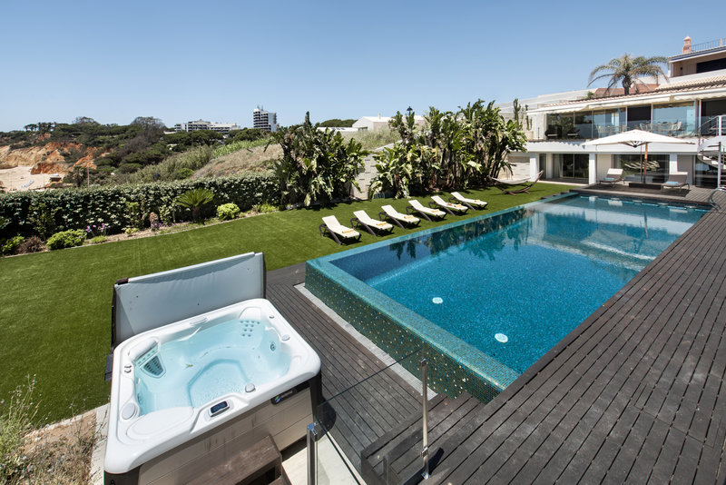 Luxury 8 Bedroom Ocean Front Villa Olhos D'Agua