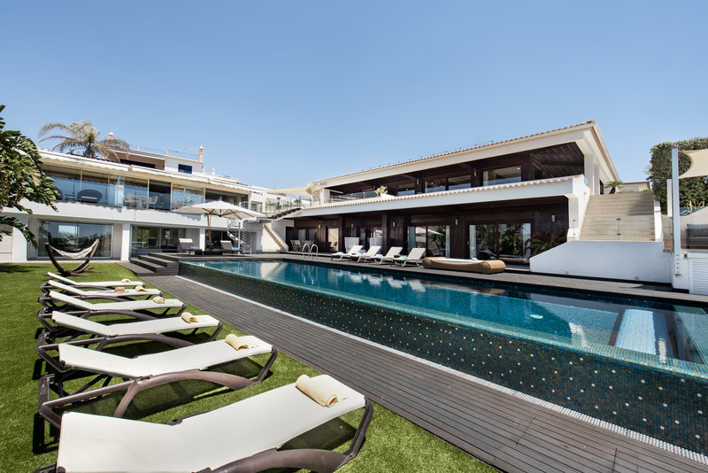 Luxury 8 Bedroom Ocean Front Villa Olhos D'Agua