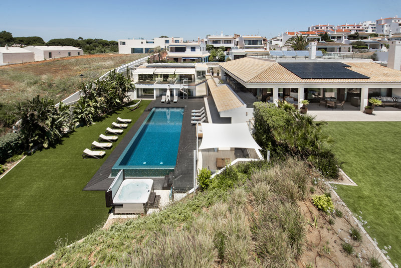 Luxury 8 Bedroom Ocean Front Villa Olhos D'Agua