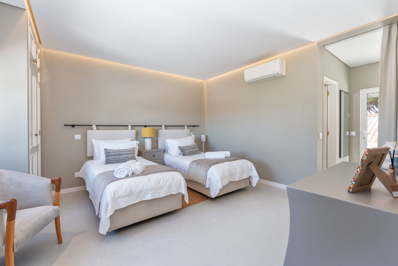 Luxury 6 Bedroom Villa with Private Pool in Vale do Lobo