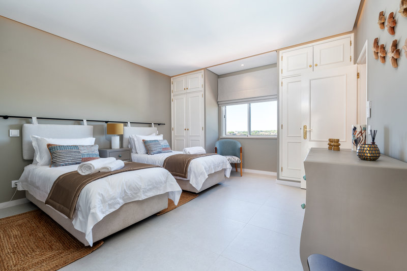 Luxury 6 Bedroom Villa with Private Pool in Vale do Lobo