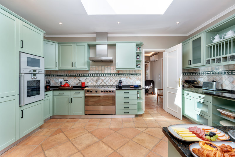 Luxury 6 Bedroom Villa with Private Pool in Vale do Lobo