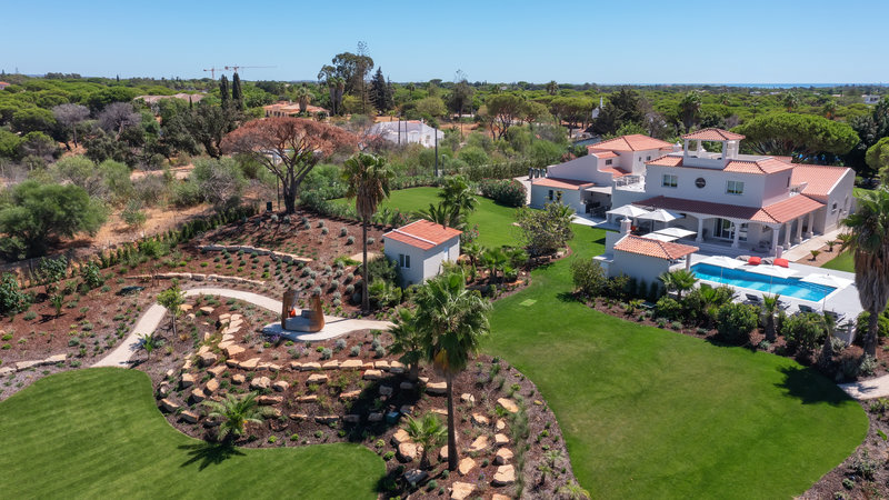 Luxury 6 Bedroom Villa with Private Pool in Vale do Lobo