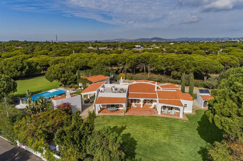 5 Bedroom Family Villa Quinta do Lago | Large Algarve Villa with Pool
