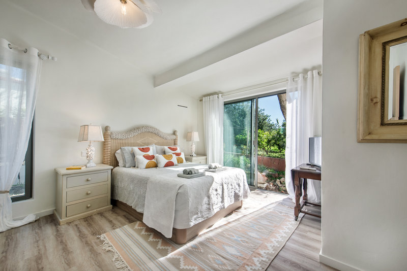 Luxury Algarve Villa Rental in Almancil with Private Pool & Garden