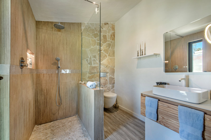 Luxury Algarve Villa Rental in Almancil with Private Pool & Garden