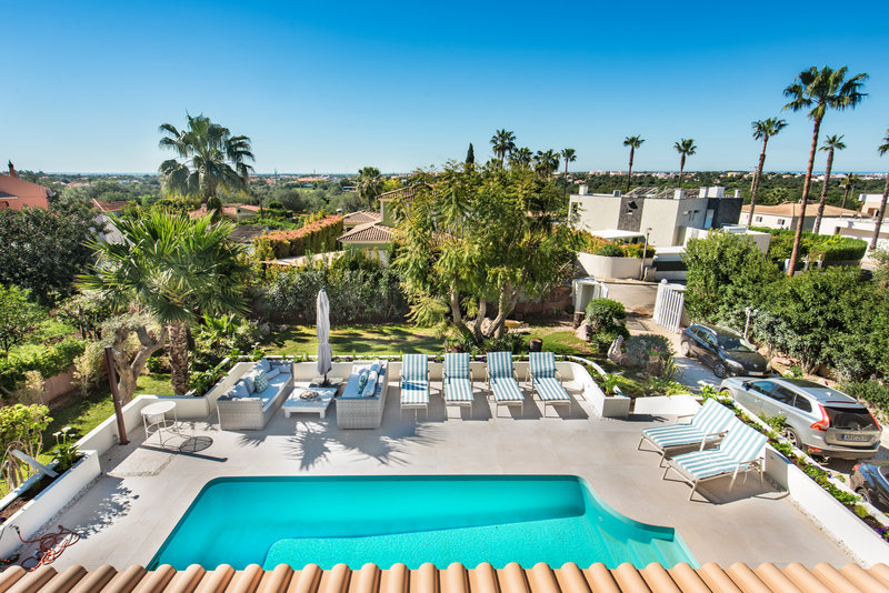 Luxury Algarve Villa Rental in Almancil with Private Pool & Garden
