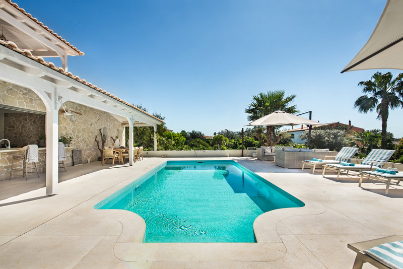 Luxury Algarve Villa Rental in Almancil with Private Pool & Garden