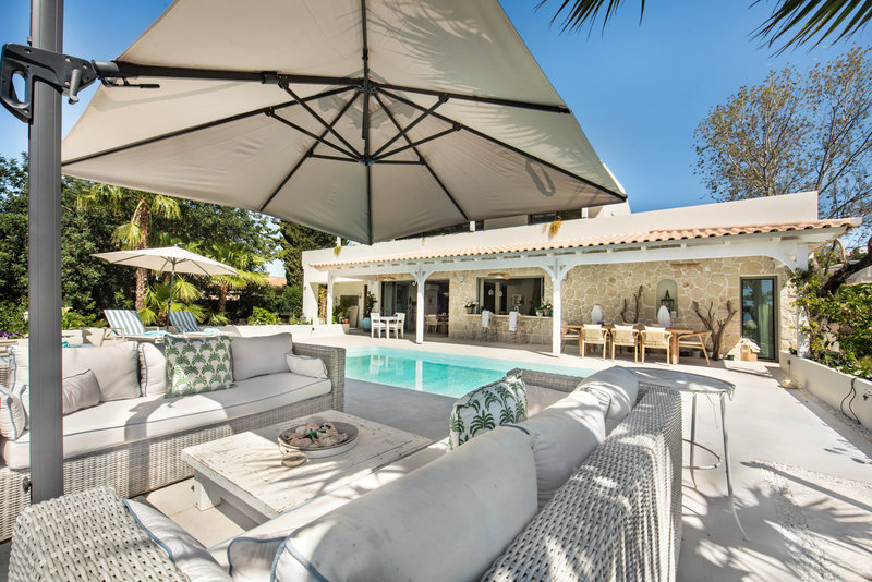 Luxury Algarve Villa Rental in Almancil with Private Pool & Garden