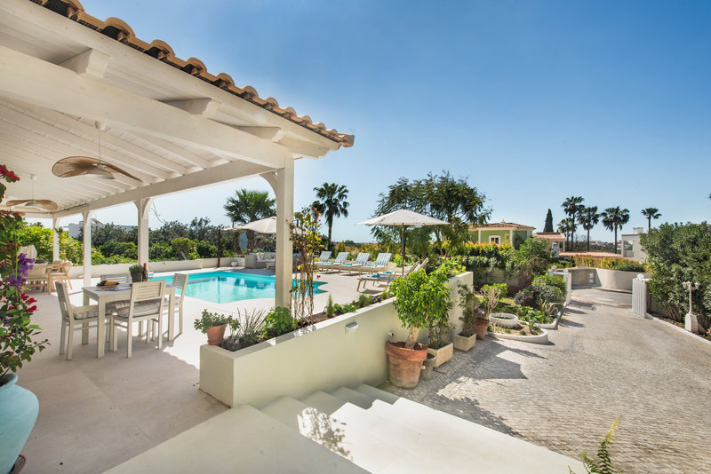 Luxury Algarve Villa Rental in Almancil with Private Pool & Garden