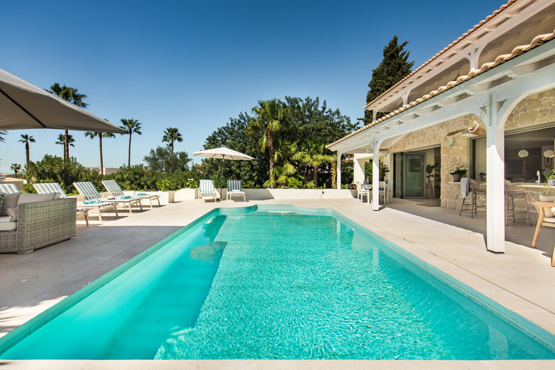 Luxury Algarve Villa Rental in Almancil with Private Pool & Garden