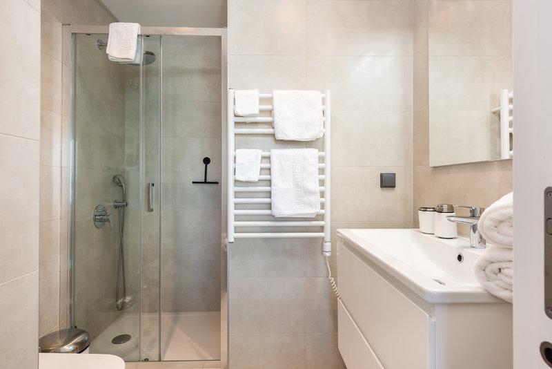 Holiday Apartment in Quarteira with Pool, 2 Bedrooms, Terrace & Parking