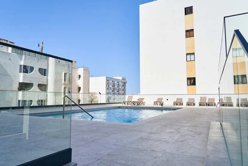 Holiday Apartment in Quarteira with Pool, 2 Bedrooms, Terrace & Parking