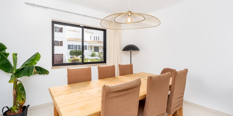 Spacious Open Plan Villa With Dining Area Vilamoura