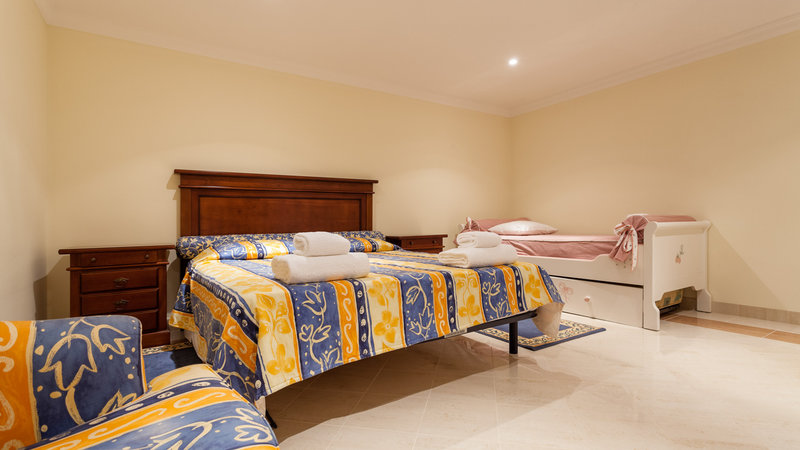 Luxury 6 Bedroom Villa with Sea Views Near Julia's Beach, Vale do Lobo
