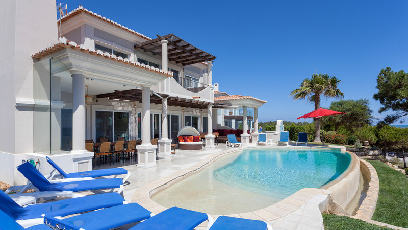 Luxury 6 Bedroom Villa with Sea Views Near Julia's Beach, Vale do Lobo