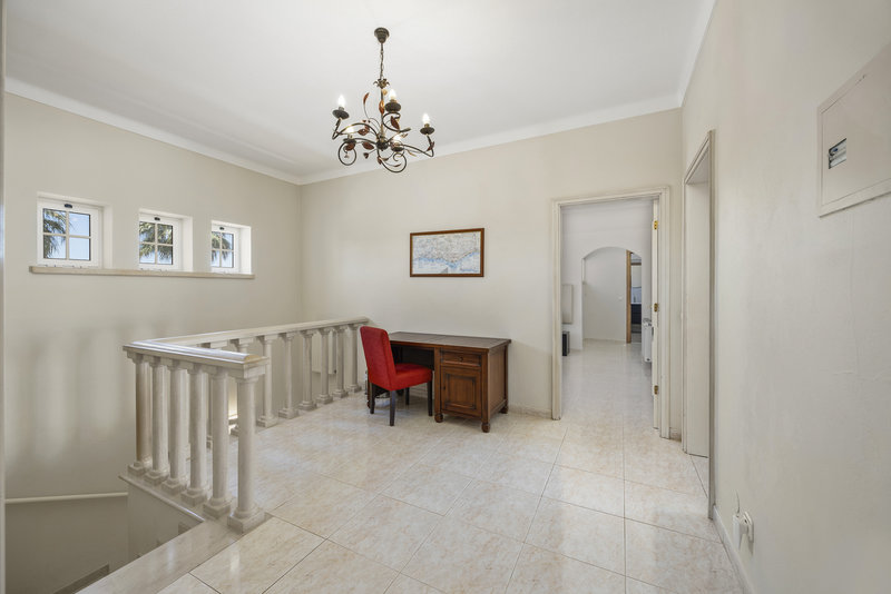 Large 8 Bedroom Villa Near Vilamoura
