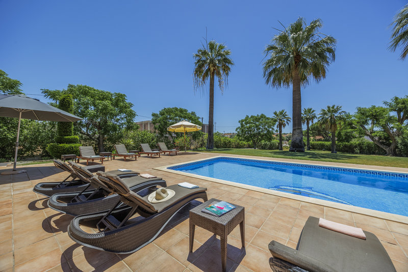 Large 8 Bedroom Villa Near Vilamoura