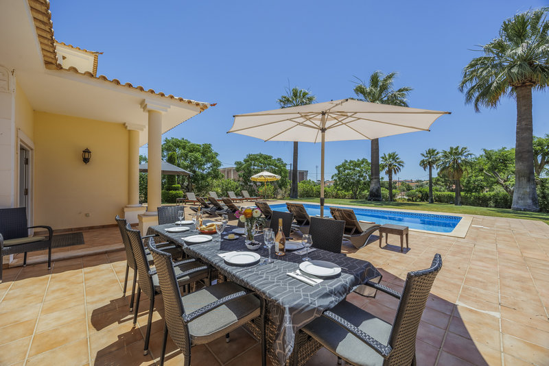 Large 8 Bedroom Villa Near Vilamoura